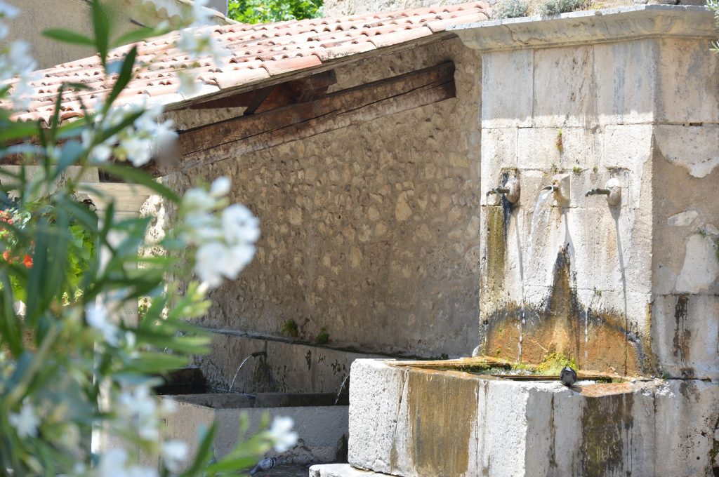 tours-provence-fontaine