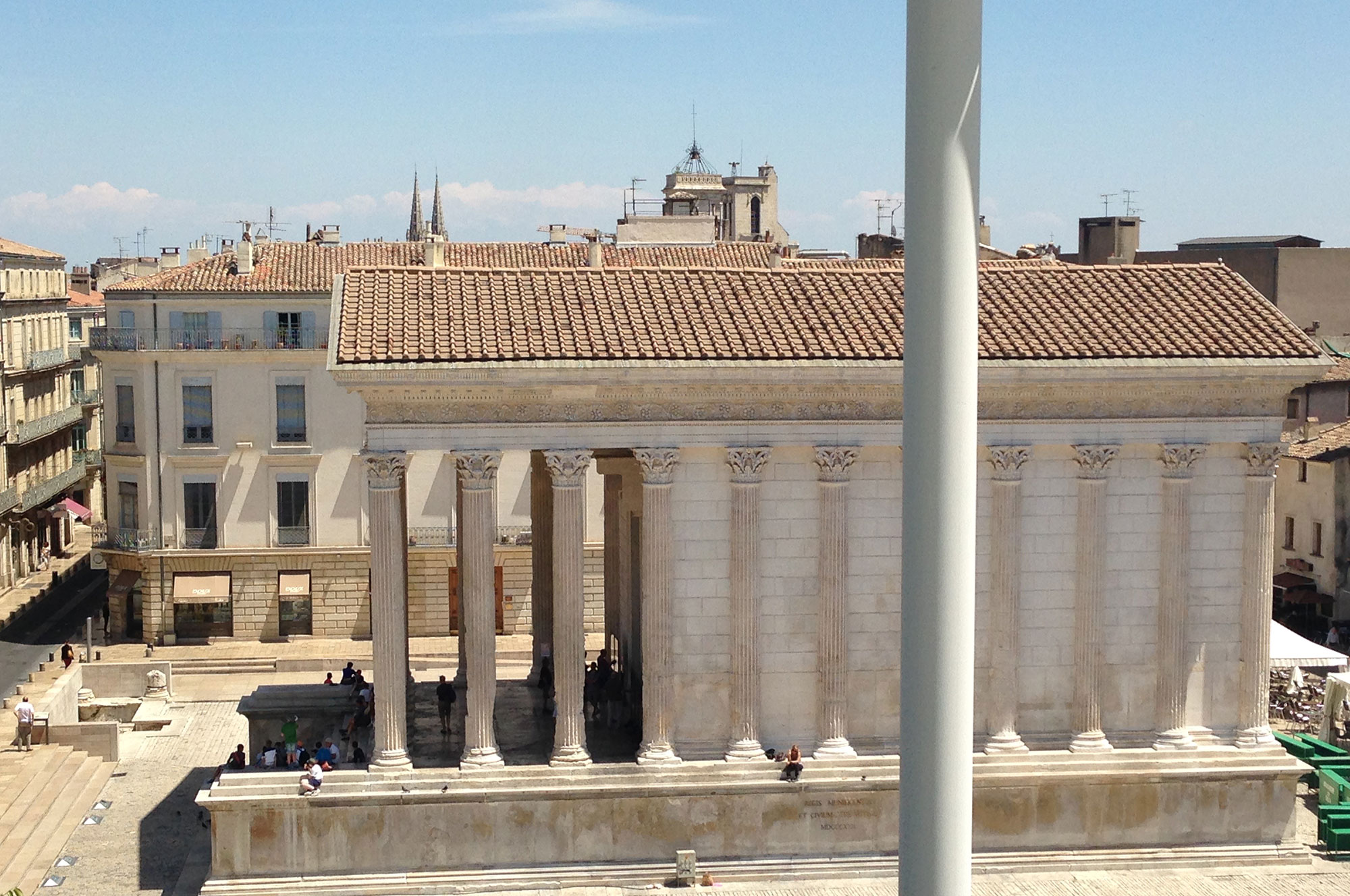 nimes